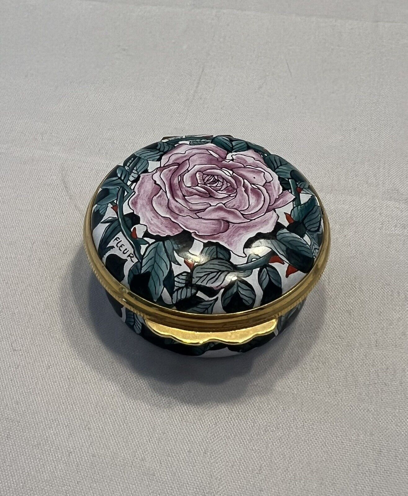 HALCYON DAYS Round Enamel Porcelain Hinged Trinket Box THE ROSE by FLEUR COWLES