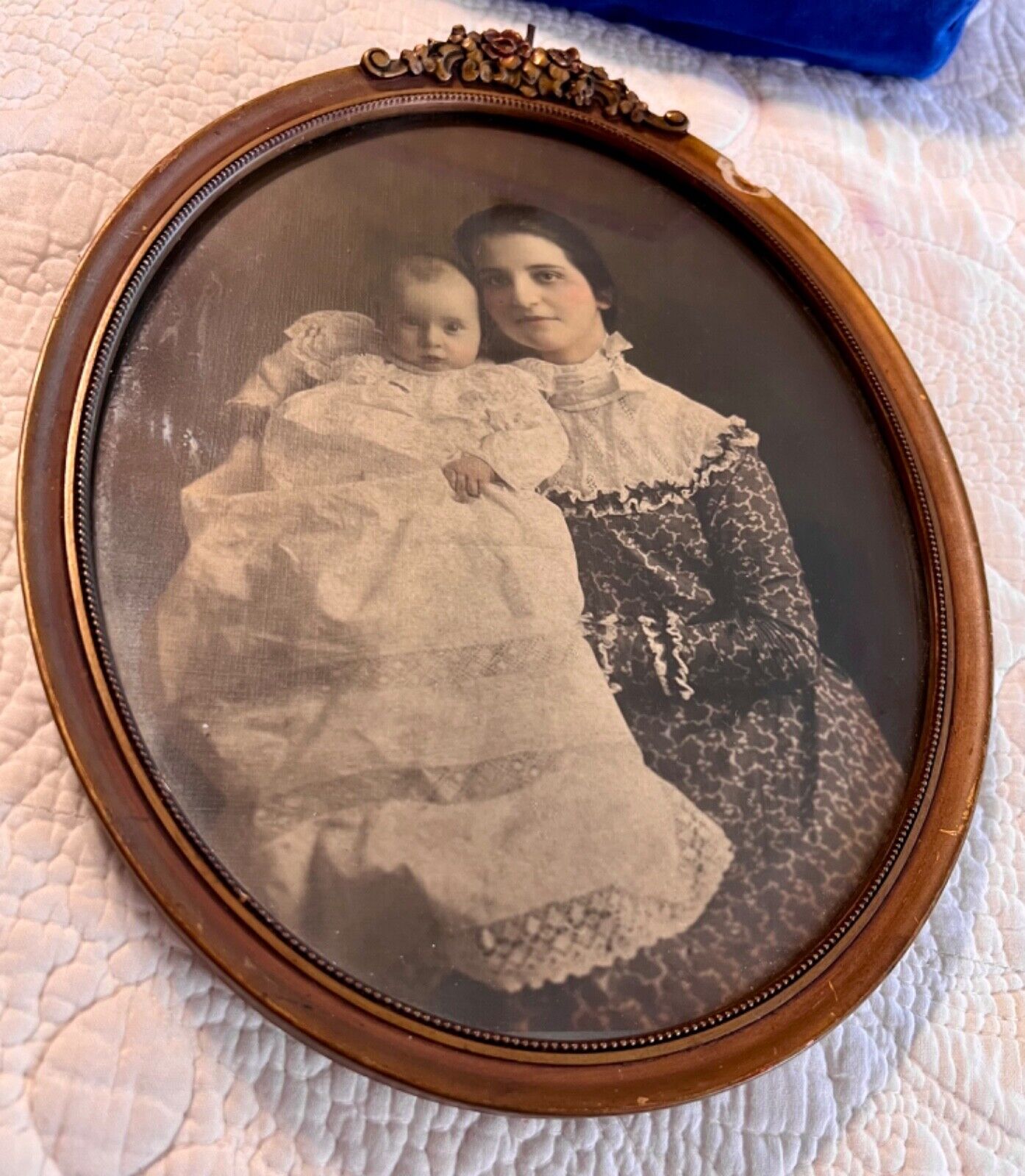 Family Antique Oval Picture Mother & Child Lovely Clothes Around 1900's Framed