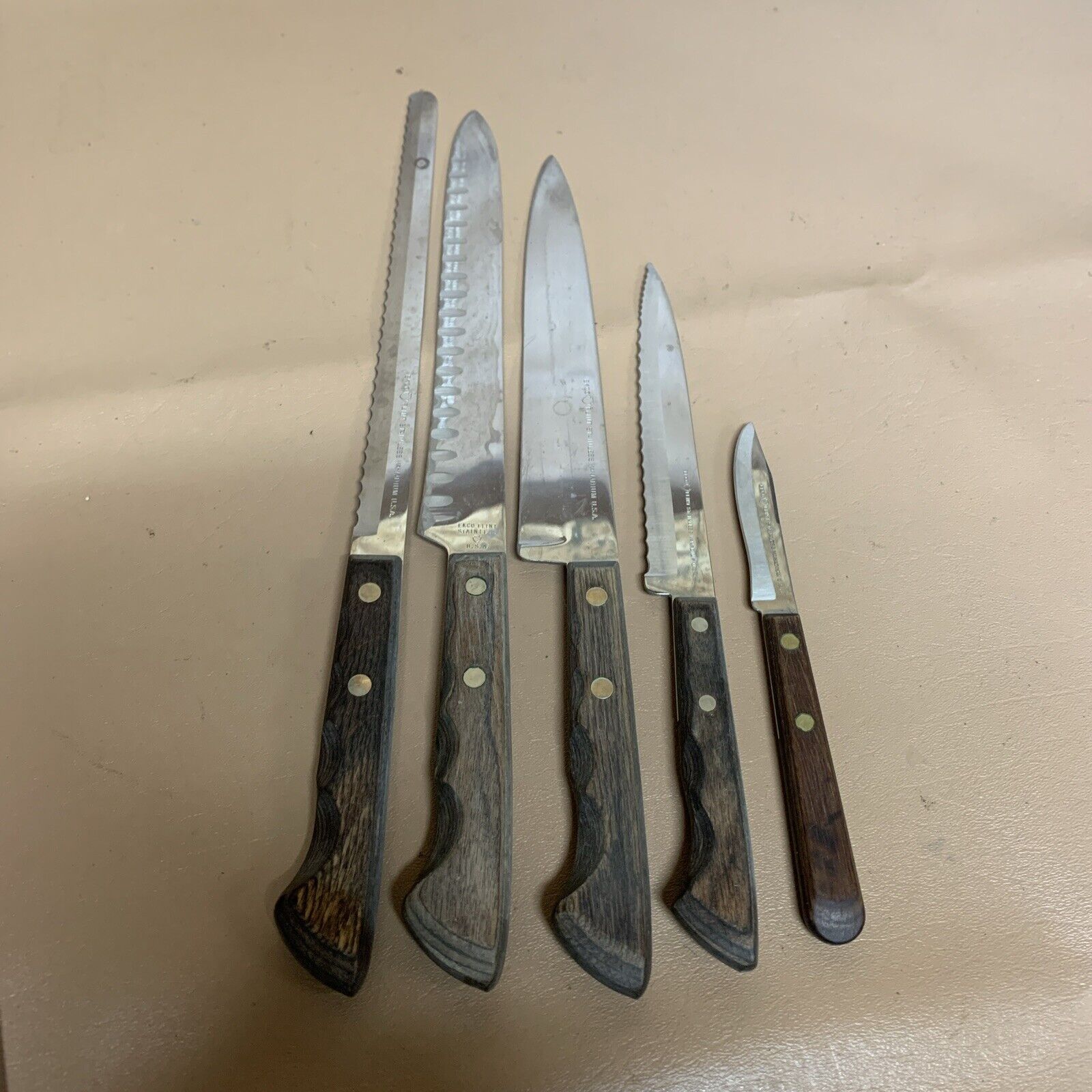 EKCO Set of 5 Flint Arrowhead Stainless Vanadium Knives