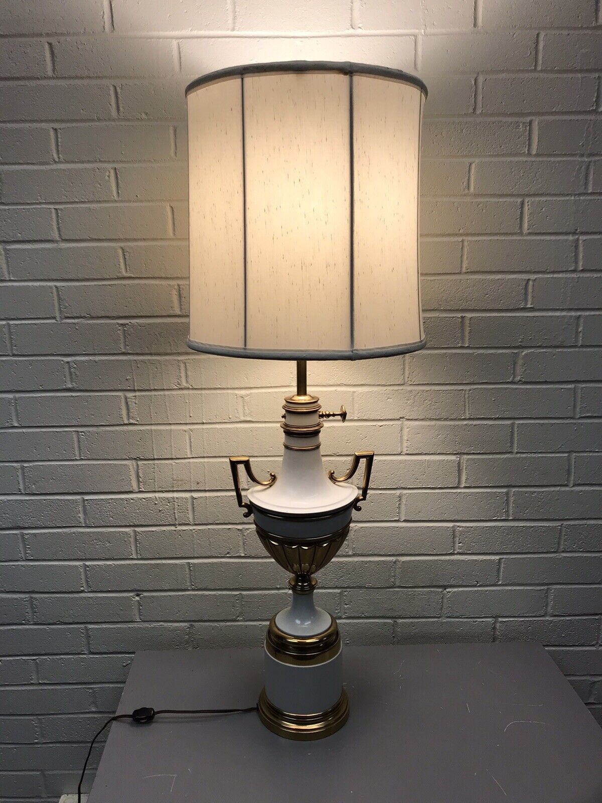 VTG GIANT STIFFEL HEAVY BRASS WHITE ENAMEL URN STYLE TABLE LAMP 40” TALL BEAUTY