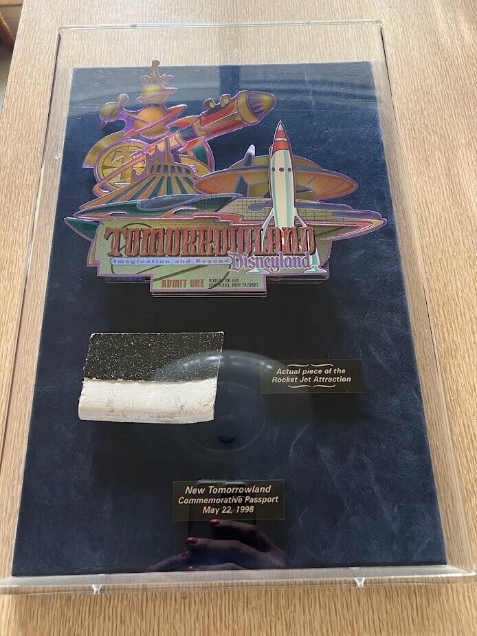 Collectors DisneyLand New Tomorrowland Commemorative Passport Limited Edition