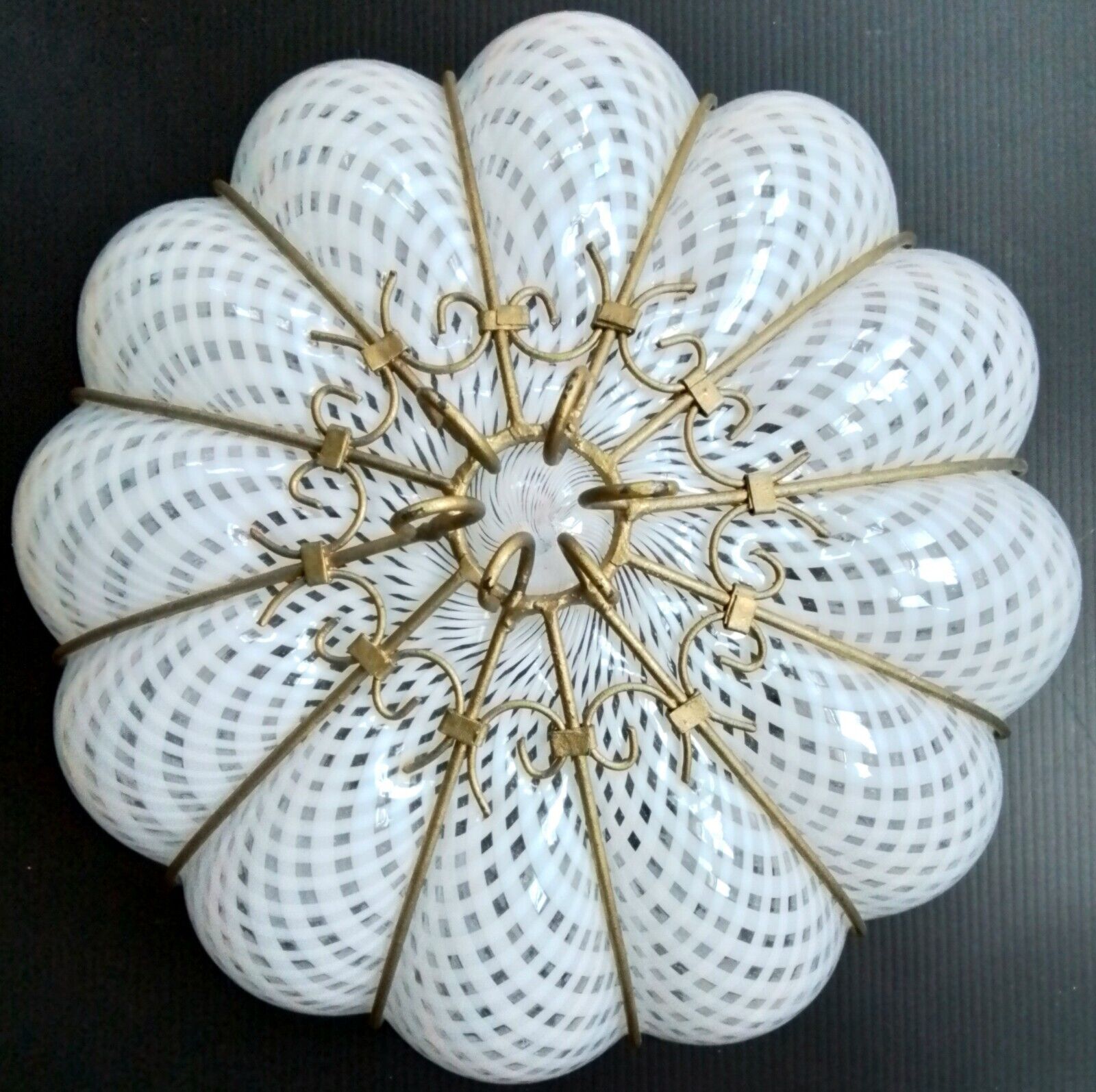 VINTAGE BLOWN GLASS CEILING GLASS LIGHT SHADE-LOOK 