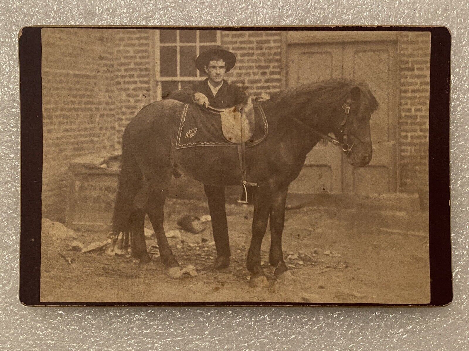 Antique Circa 1887 Cabinet Card Photo Man With Horse Cowboy Hat Western