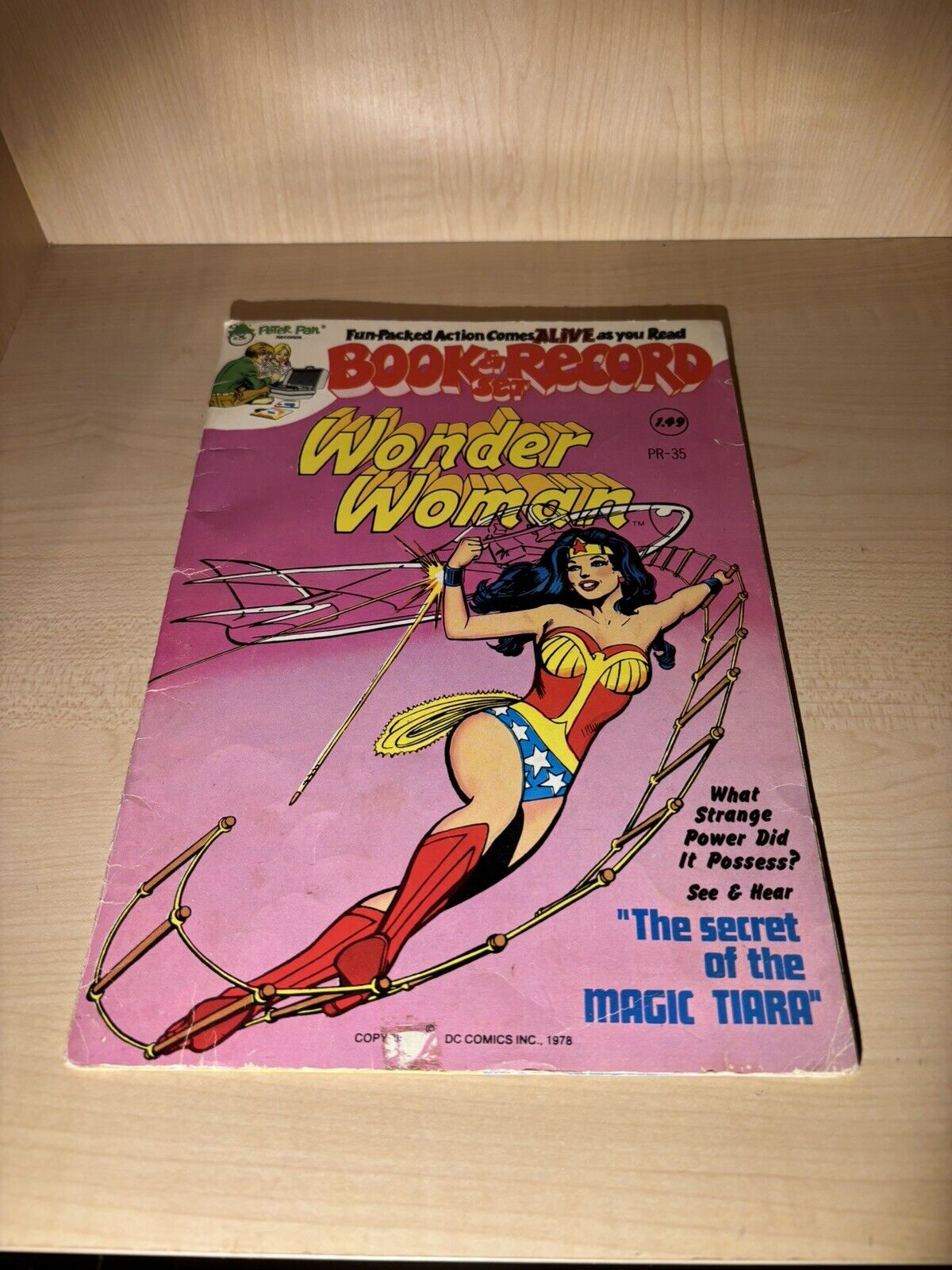 Wonder Woman Comic Book & Record Set The Magic Tiara   Peter Pan DC   1978 PR-35