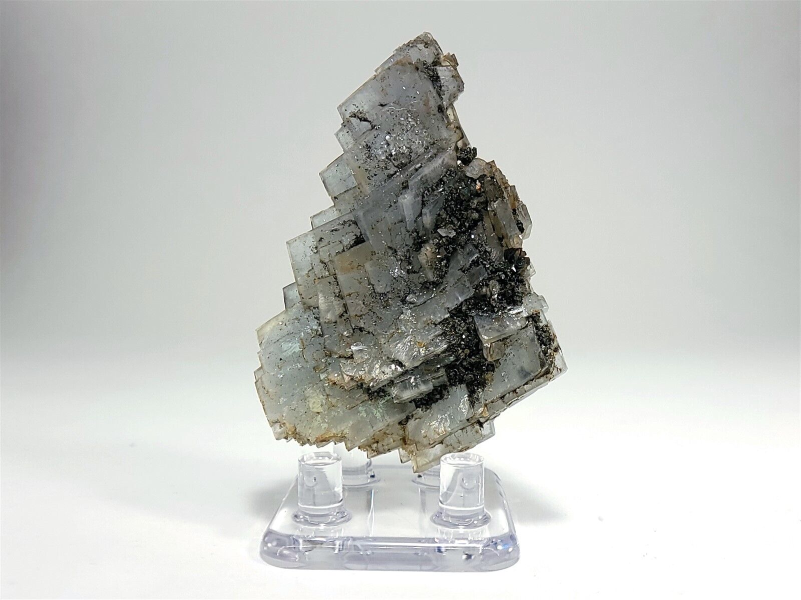 Light Blue Floater Barite Crystal with Parallel Twinning