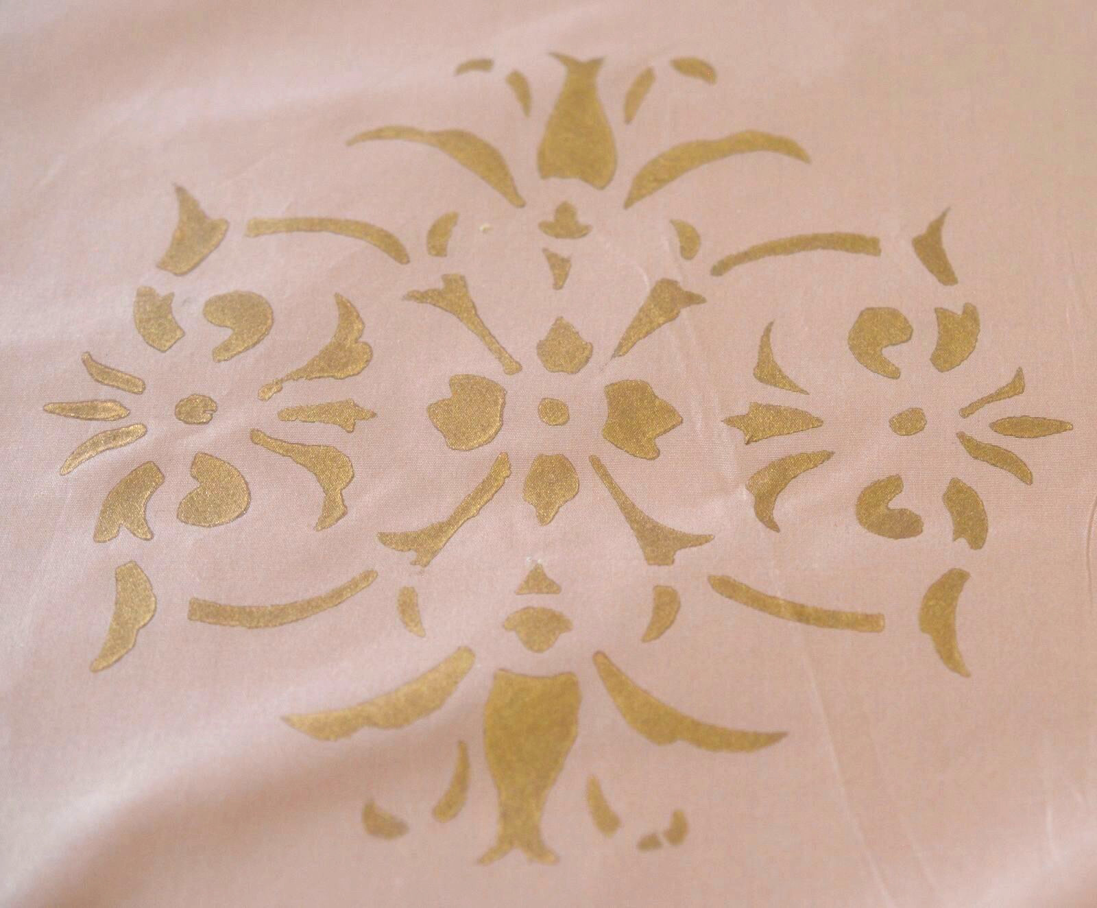 6 yds Hi End Decorator Silk Taffeta Hand Done Gold Print on Peach  SS373