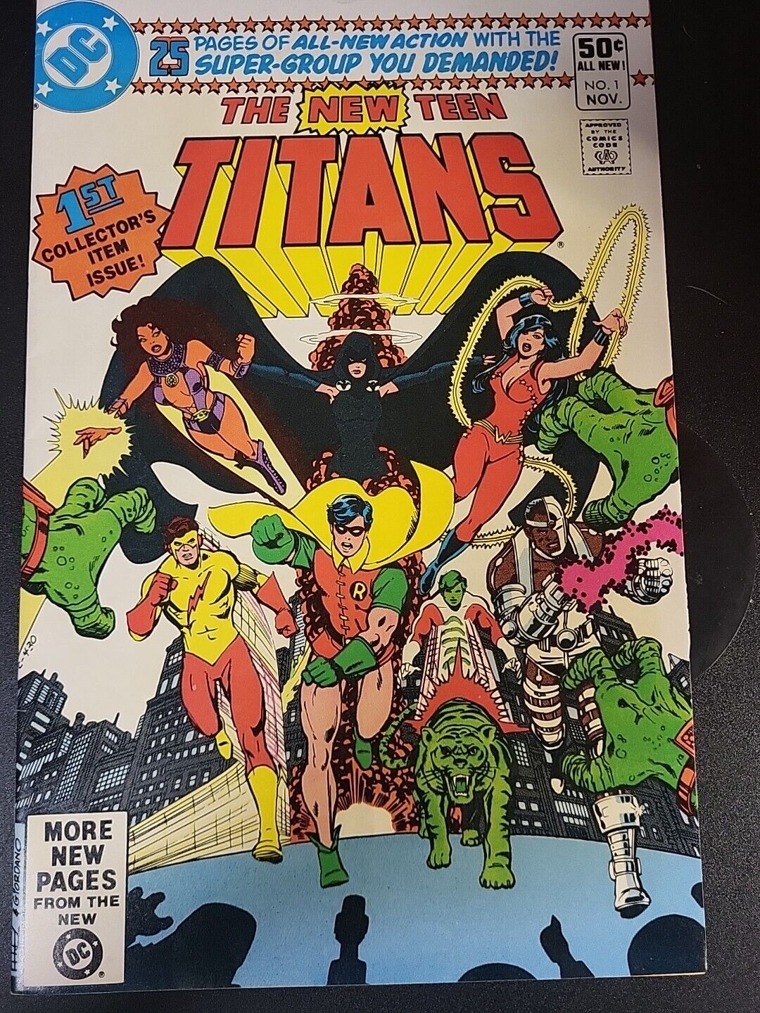 THE NEW TEEN TITANS #1 1980 George Perez Art Raven Starfire Cyborg DC Comic Book