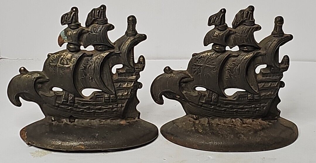 Vintage Set Of Two Galleon Corp.1980 Cast Iron Spanish Galleon Ship Book Ends