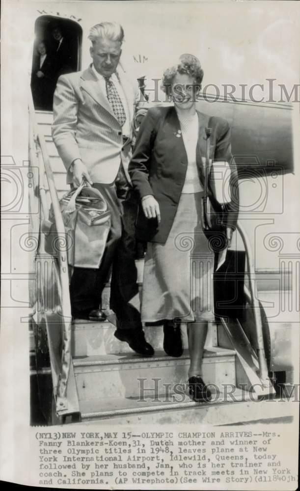 1948 Press Photo Dutch Olympian Fanny Blankers-Koen and husband arrive in NY