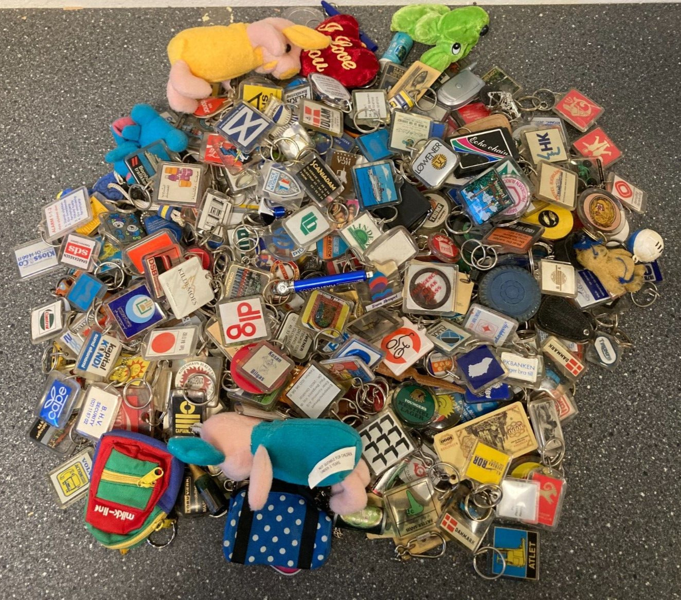 Vintage Danish Key Ring Collection 300+ Assorted Advertising Keychains - 4.5 kg