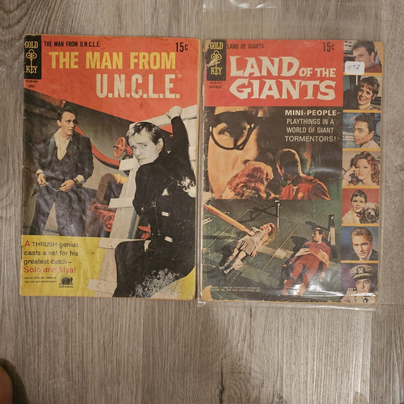 LAND OF THE GIANTS #1 1968 Gold Key Comics (Classic TV Series Adaption)