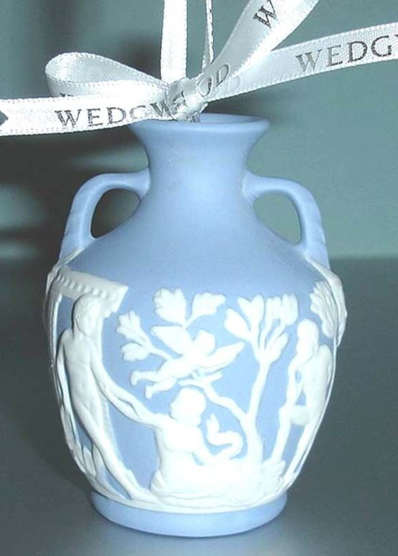 Wedgwood Iconic Blue Portland Vase Ornament White Relief 2010 3\