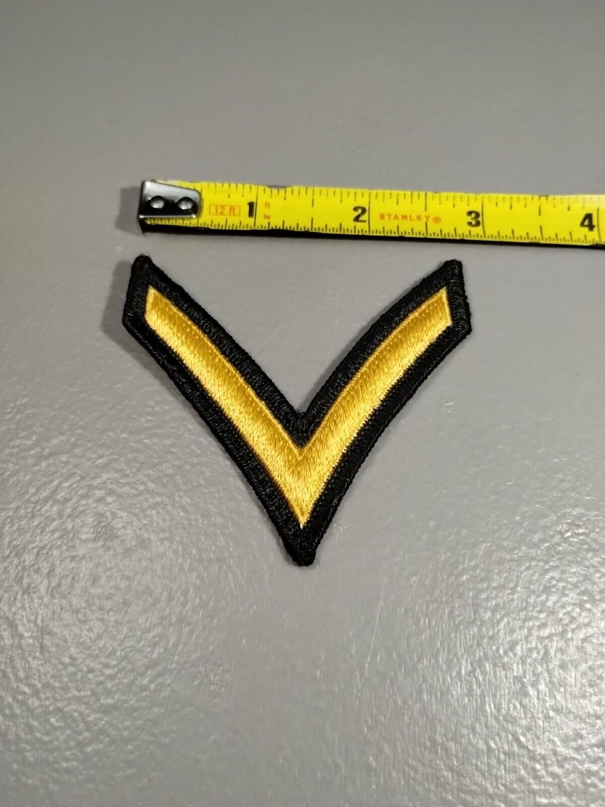 Vintage US WWII Army Chevron Green & Gold Stripe Patch VG+ (A14)