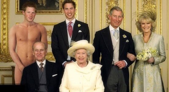 ROYAL FAMILY PORTRAIT WITH NAKED PRINCE HARRY HUMOROUS FRIDGE MAGNET 5\