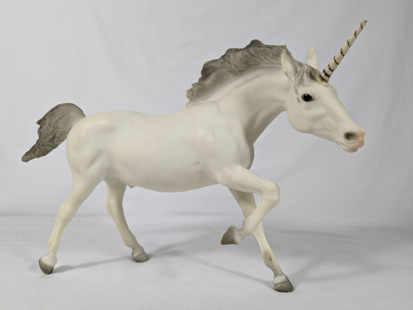 Breyer Vintage Matte Alabaster Unicorn Running Stallion **Read**