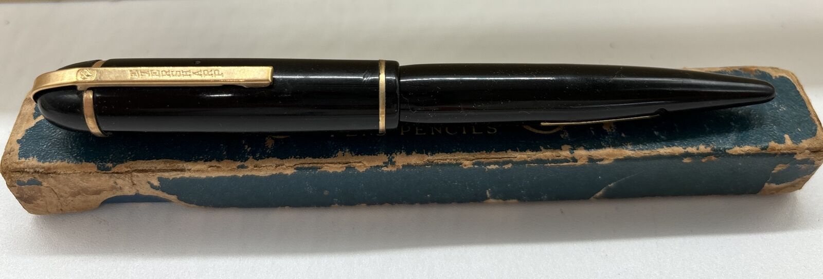 Vintage Eversharp Skyline Black Lever Fill Fountain Pen 14K Nib 1940s Gift Idea