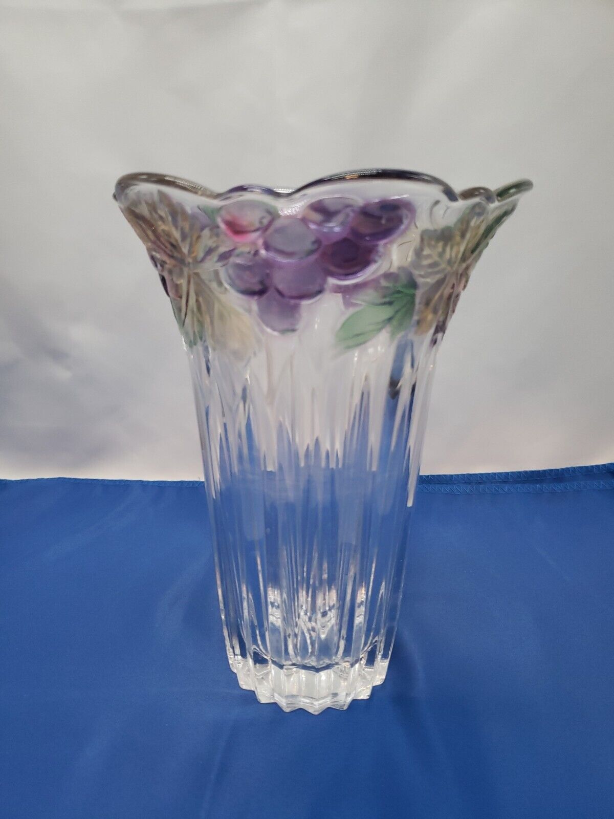 Mikasa Chablis Clear Crystal Floral Grapes 8 inch Vase 
