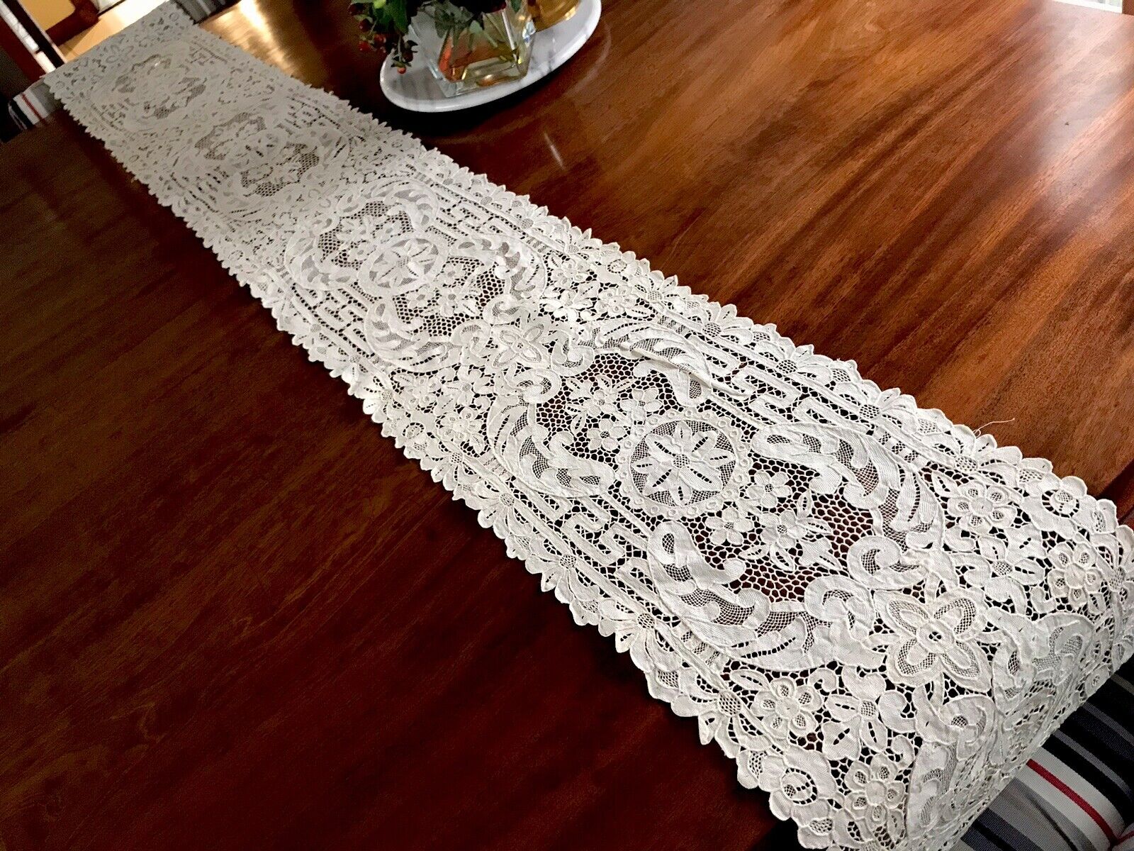 Beautiful Antique Vintage Extra Long Lace Table Runner Centre 103x11 Inches