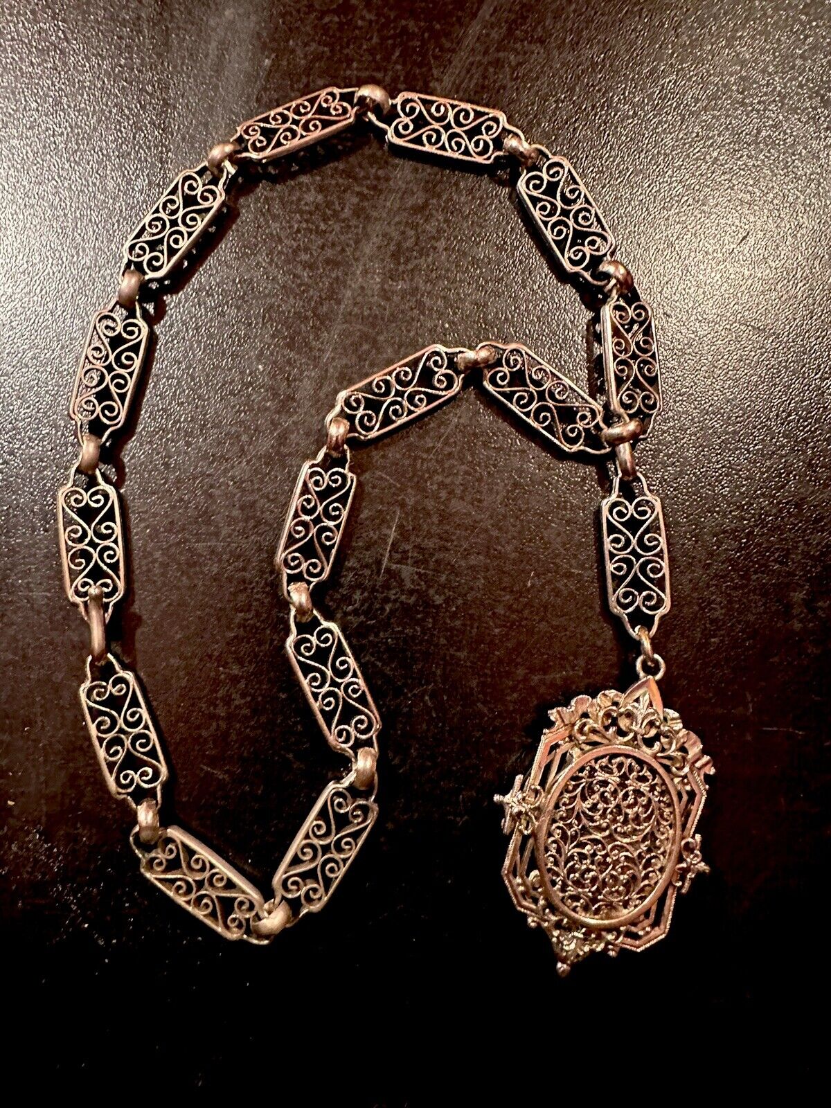 Rare Beautiful Souvenir Opening Medallion & Its Beautiful Chain French Antique Curiosa