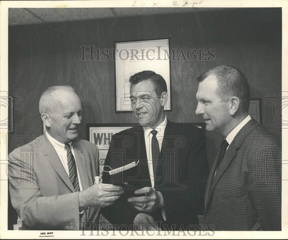 1968 Press Photo George MacRobert, Russell O\'Neil and Don H. Getty in Houston