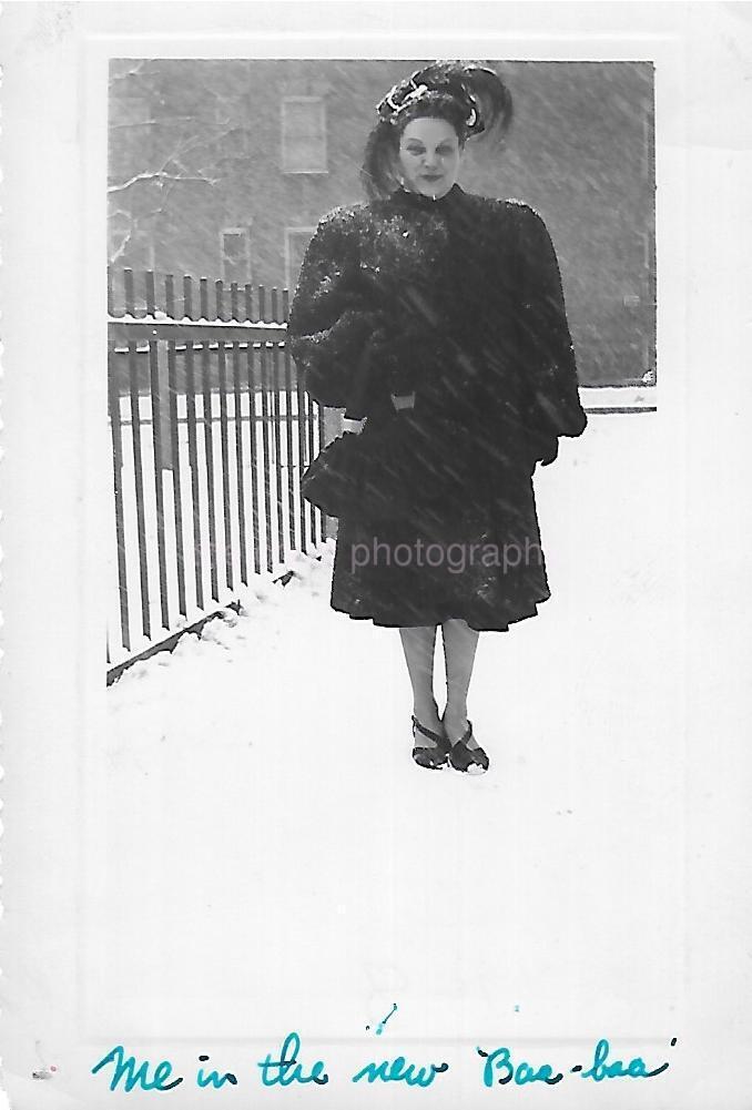 1940\'s WOMAN IN WINTER Vintage FOUND PHOTO Black+White Snapshot ORIGINAL 211 64C