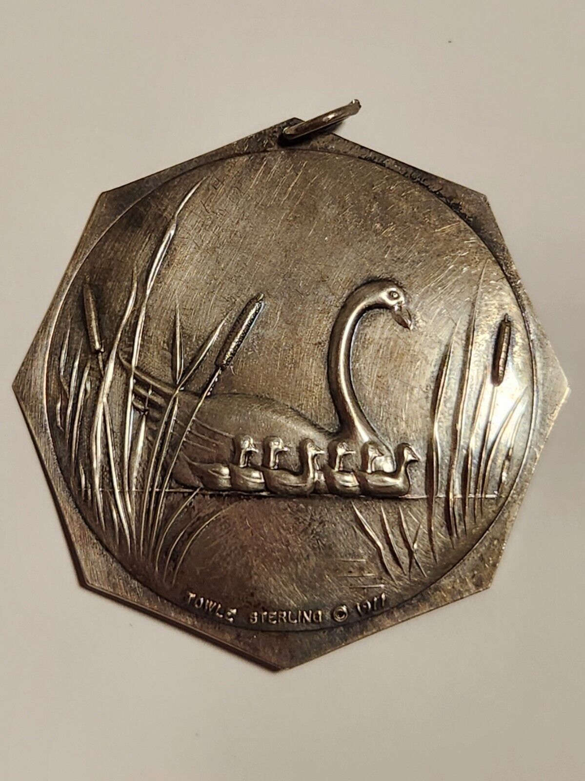 STERLING SILVER CHRISTMAS 1977 Medallion Ornament Pendant 7 SWAN VINTAGE