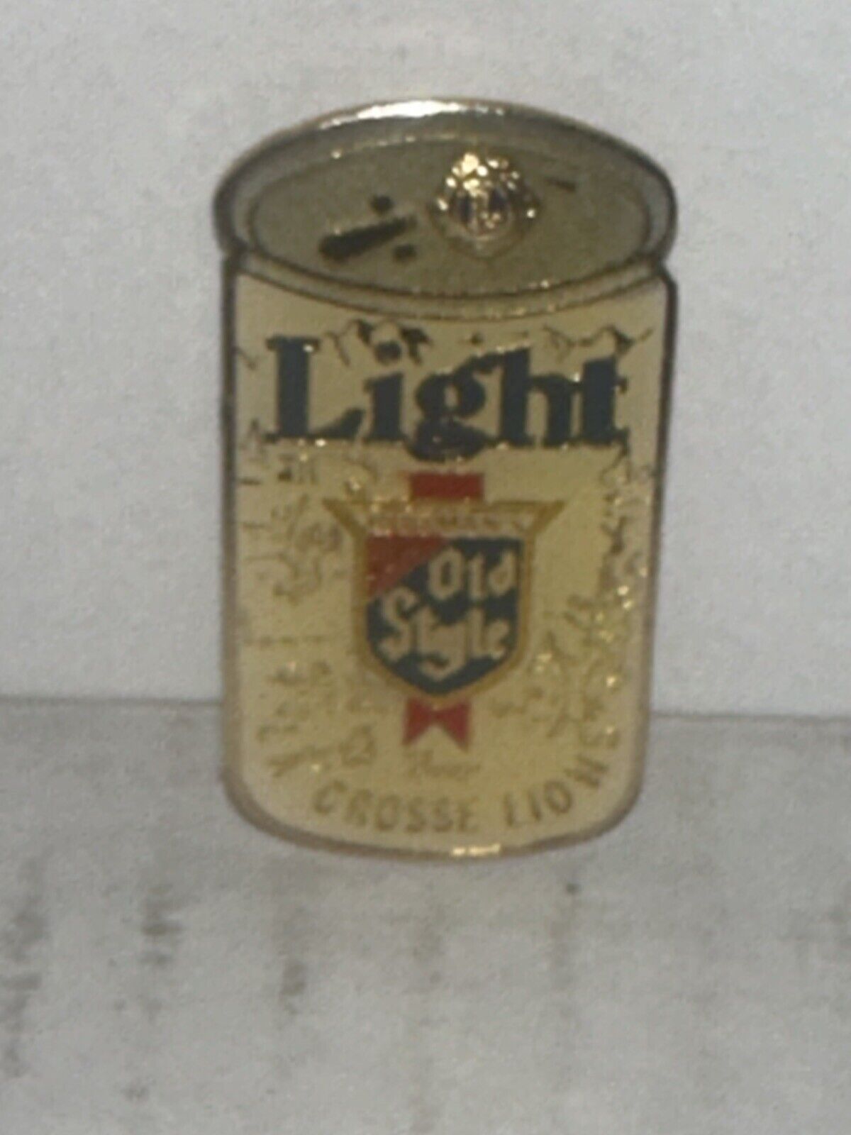 Vintage Old Style Light Beer Can La Crosse Wisconsin Lions Club Lapel Enamel Pin