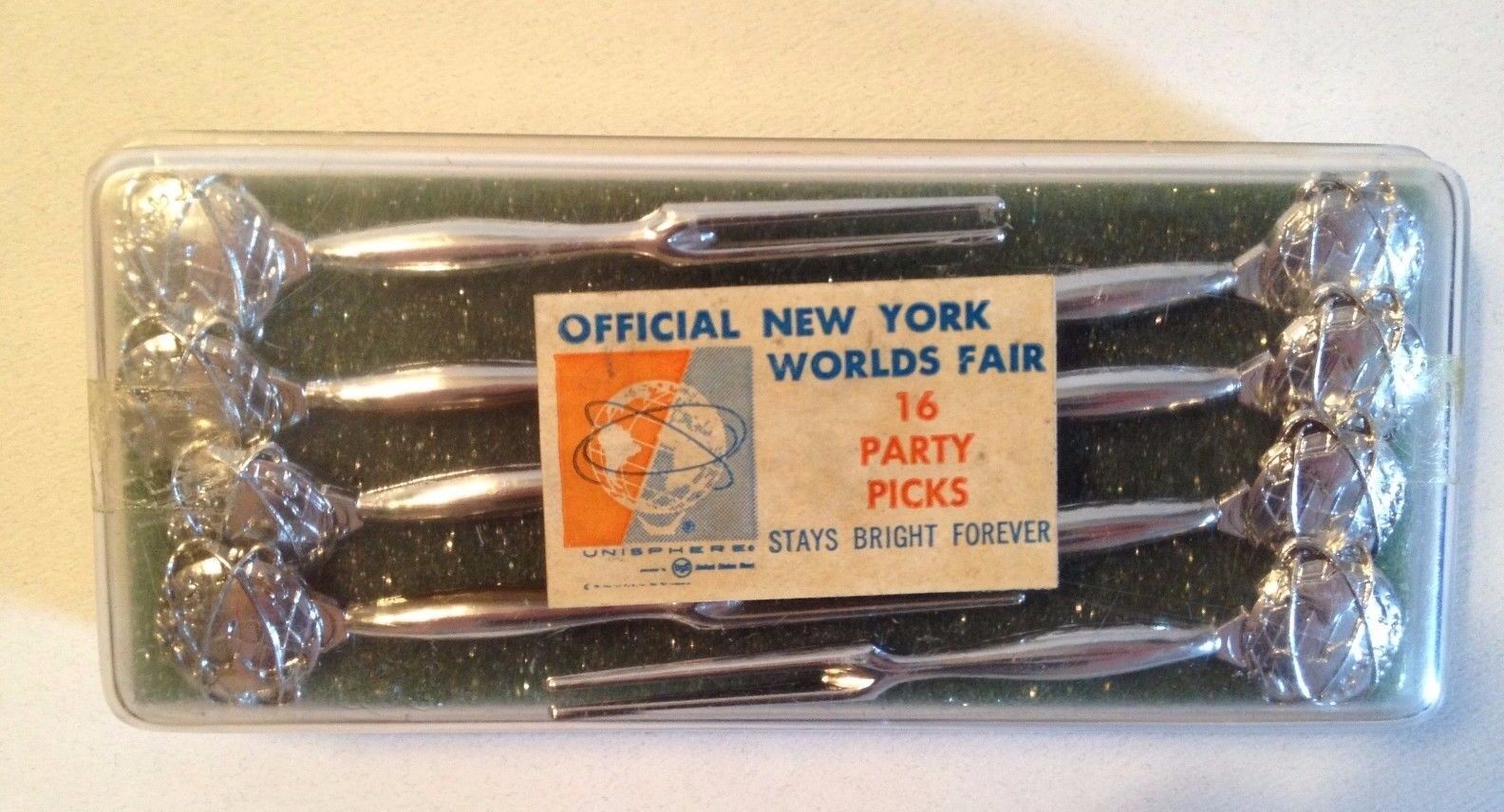 Official 1964-65 New York World\'s Fair 16 Plastic Party Picks (Unisphere)