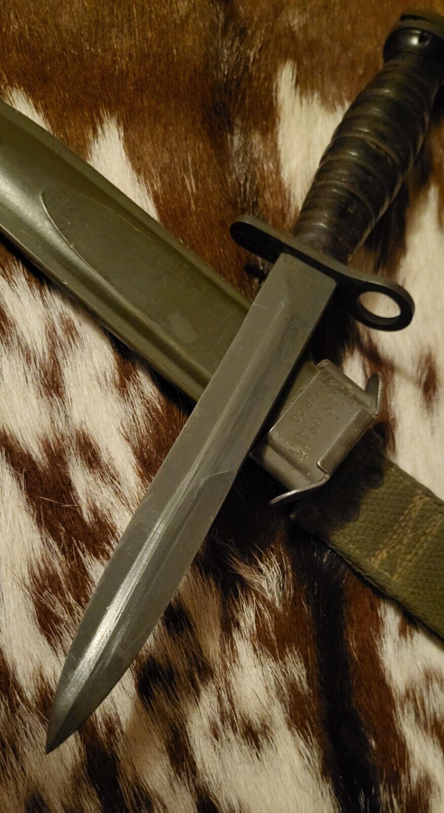 Vintage WWII US Bayonet With Scabbard Imperial 