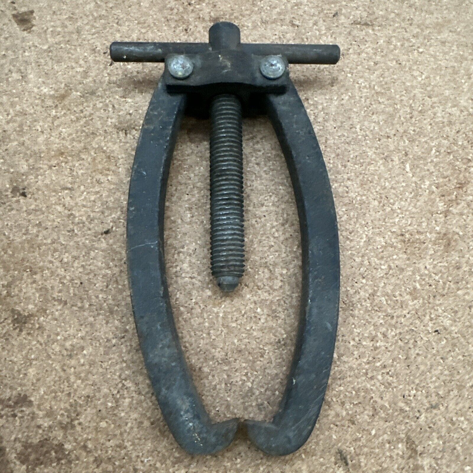 Vintage Old  Two Jaw Gear Puller 7” Inch Jaws