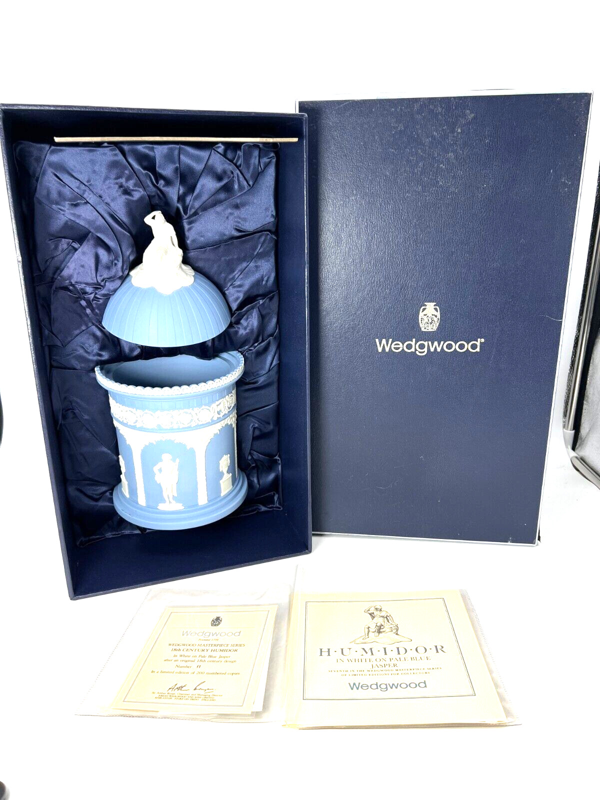 Wedgwood 18Th Cen Humidor In White on Blue Jasper #11of200 In Presentation Box
