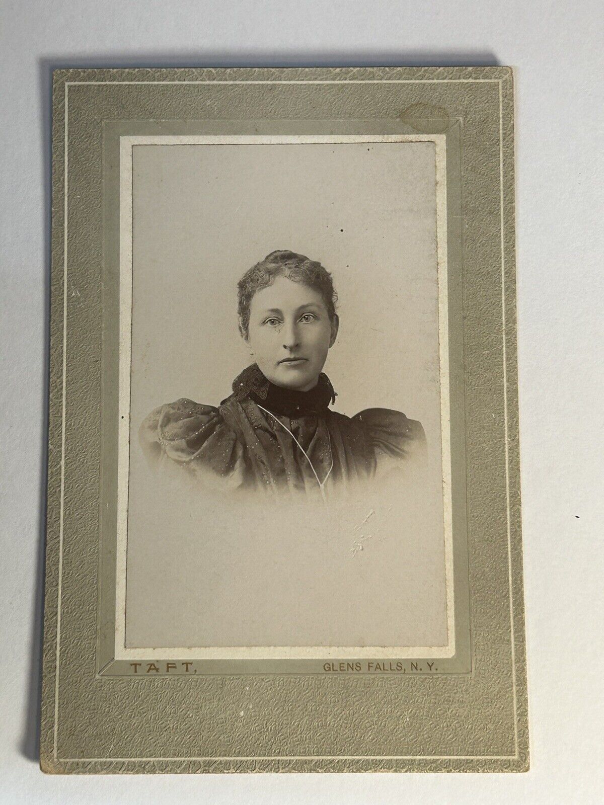 Photograph CDV Beautiful Woman Taft Glens Falls , NY Cabinet Card