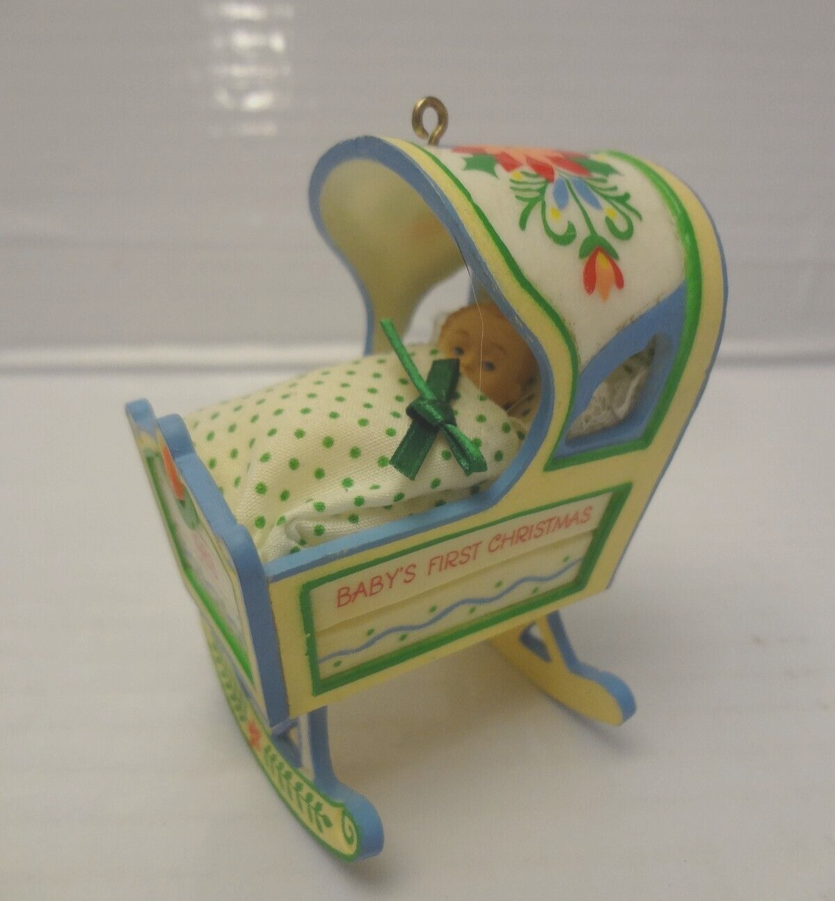 VTG 1983 Baby\'s First Christmas Cradle Hallmark Ornament Super Cute EXCELLENT