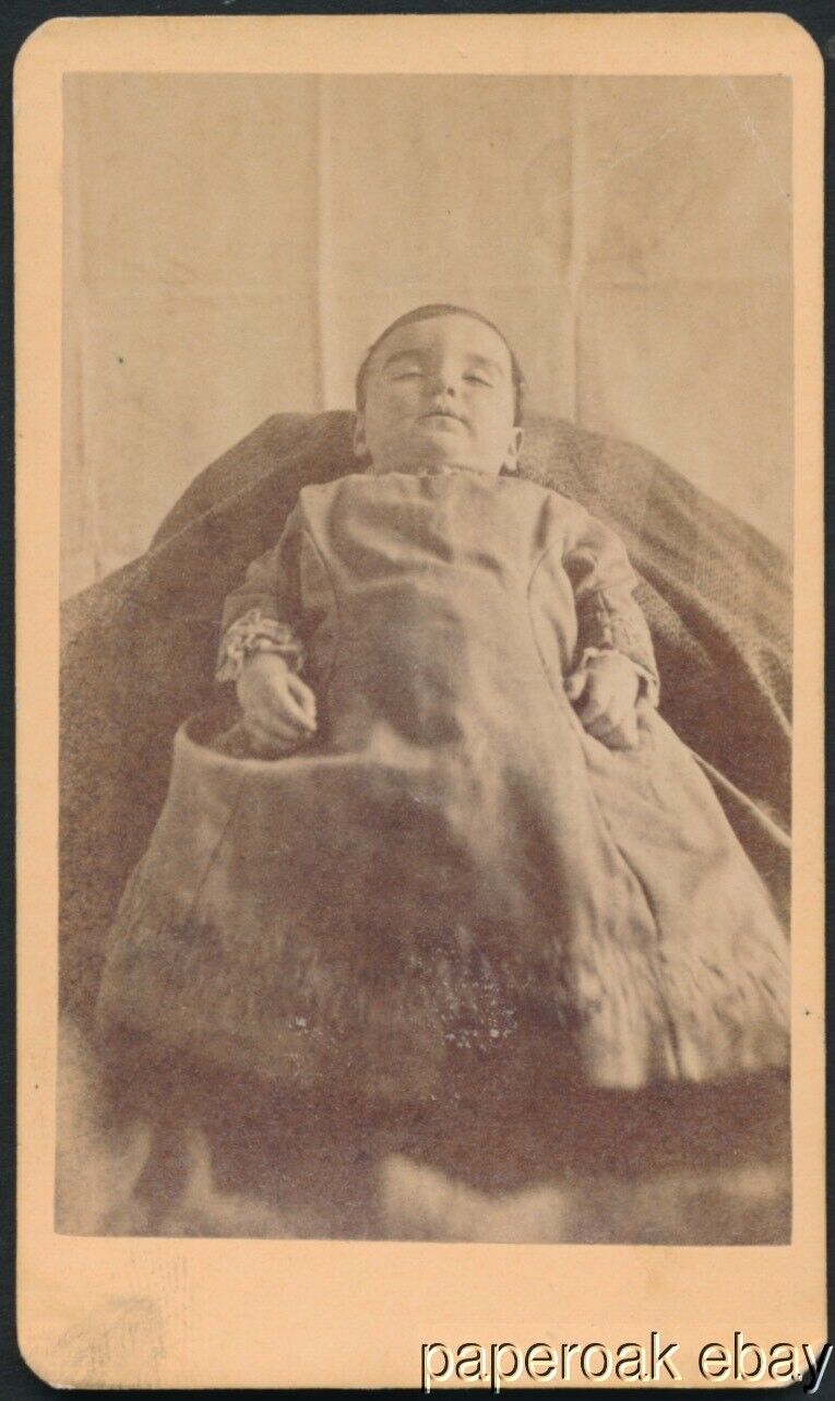 ca1880\'s Post Mortem Dead Baby Carte De Visite Photo Paris, Illinois