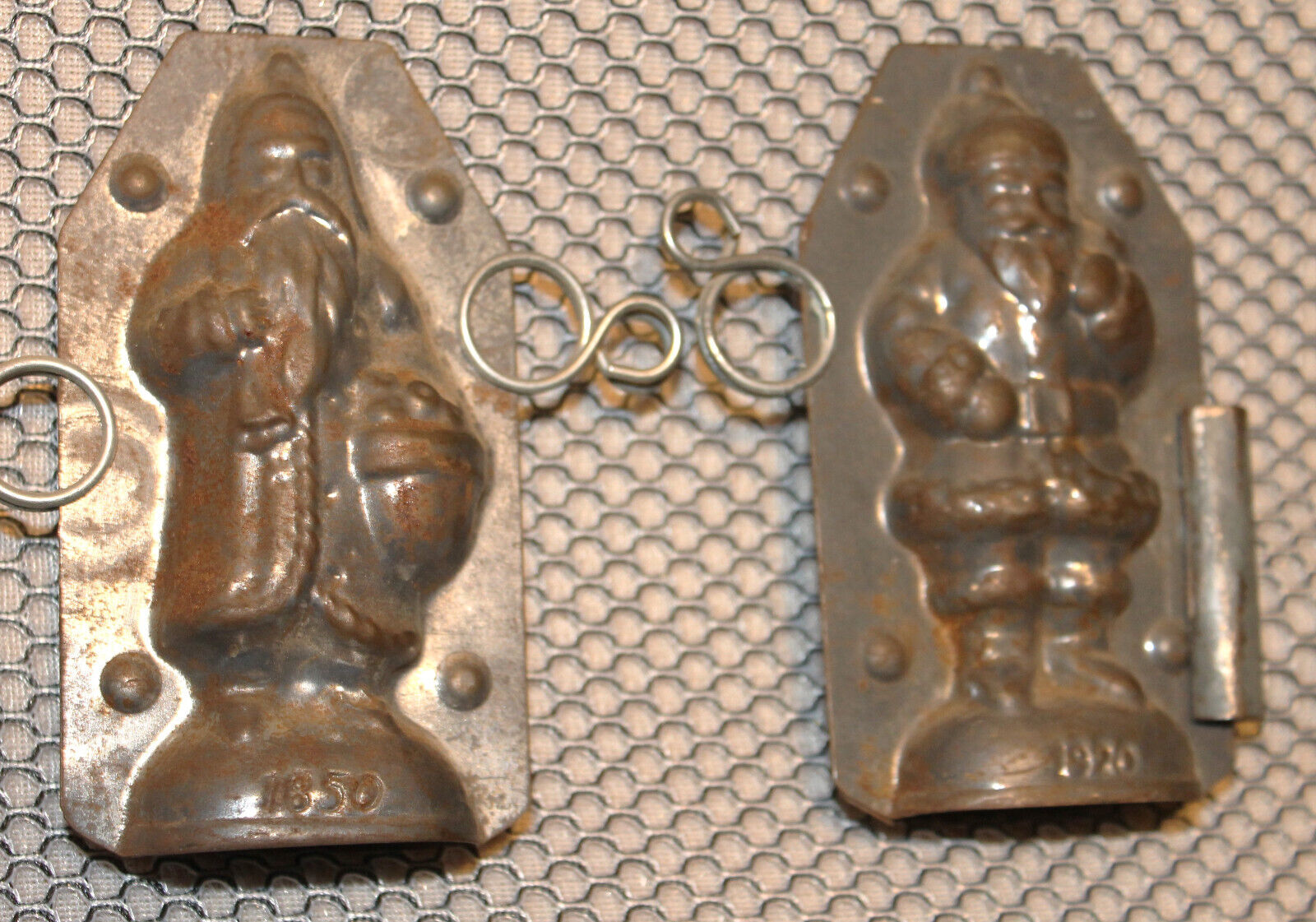 VINTAGE MATCHED PAIR ANTIQUE SANTA FATHER CHRISTMAS TIN CHOCOLATE MOLDS 4 1/2\