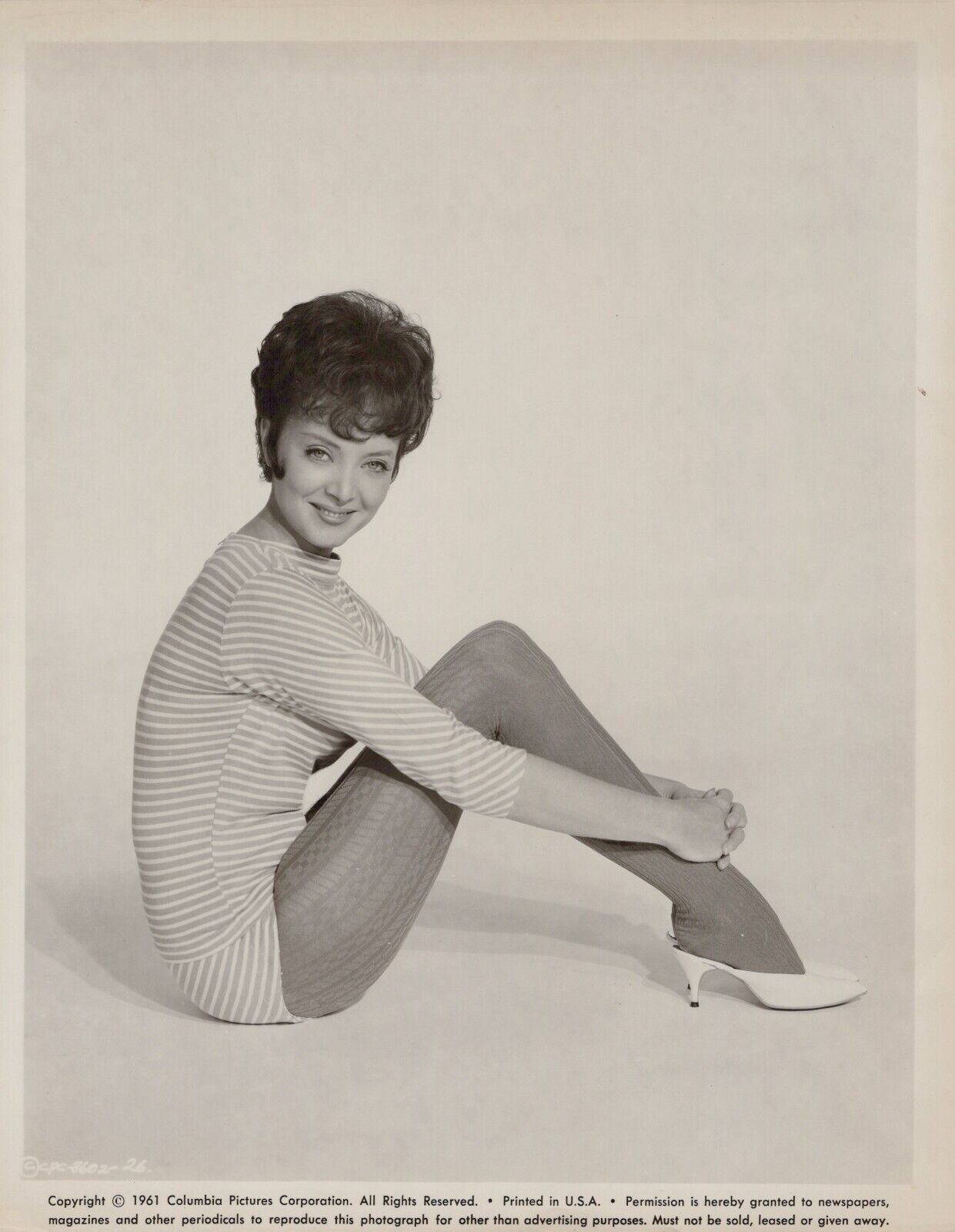 Carolyn Jones (1961) ❤ Original Vintage - Leggy Cheesecake Beauty Photo K 264
