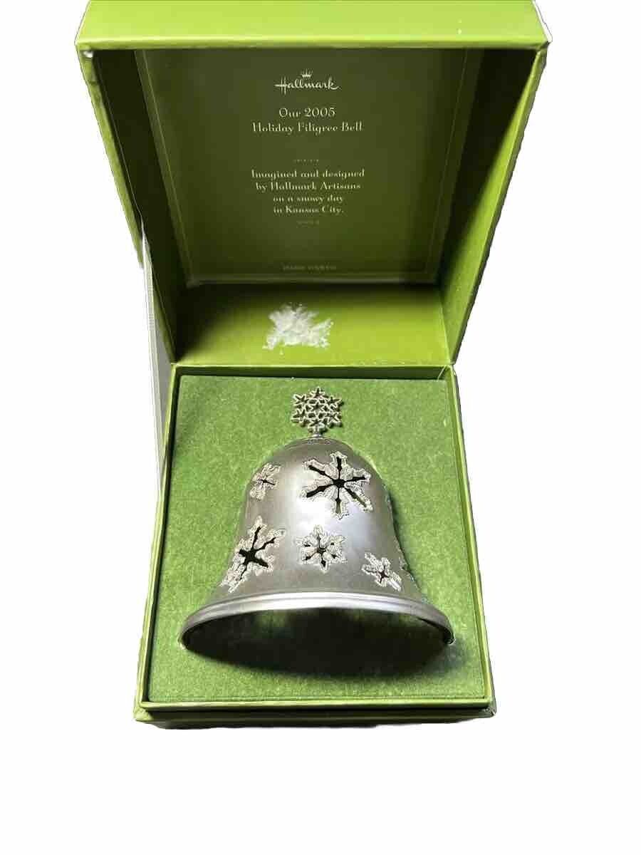 2005 Hallmark Holiday Filigree Bell Snowflake Silver In Box