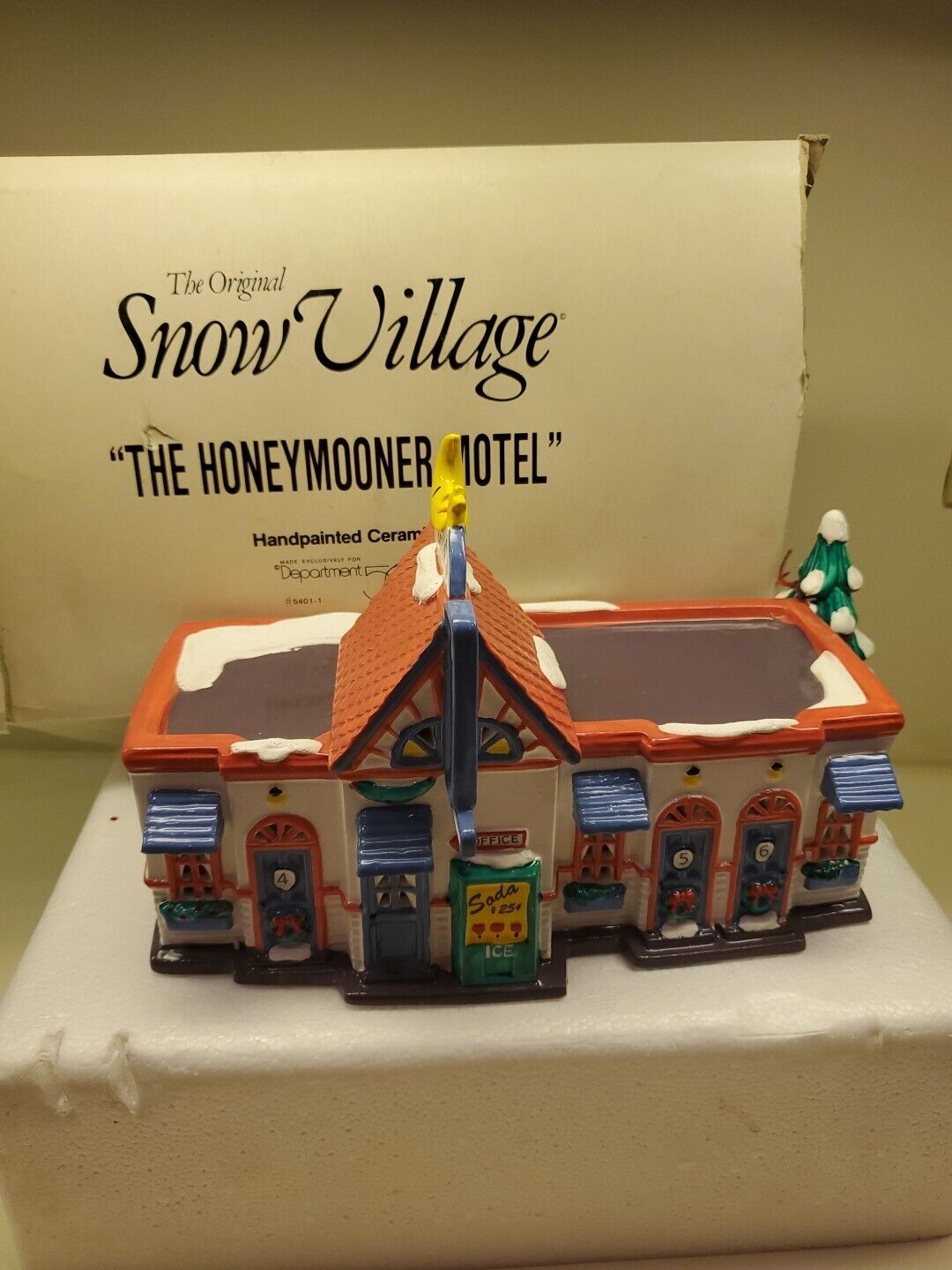 Department 56 The Honeymooner Motel EXCELLENT CONDITION Snow Village