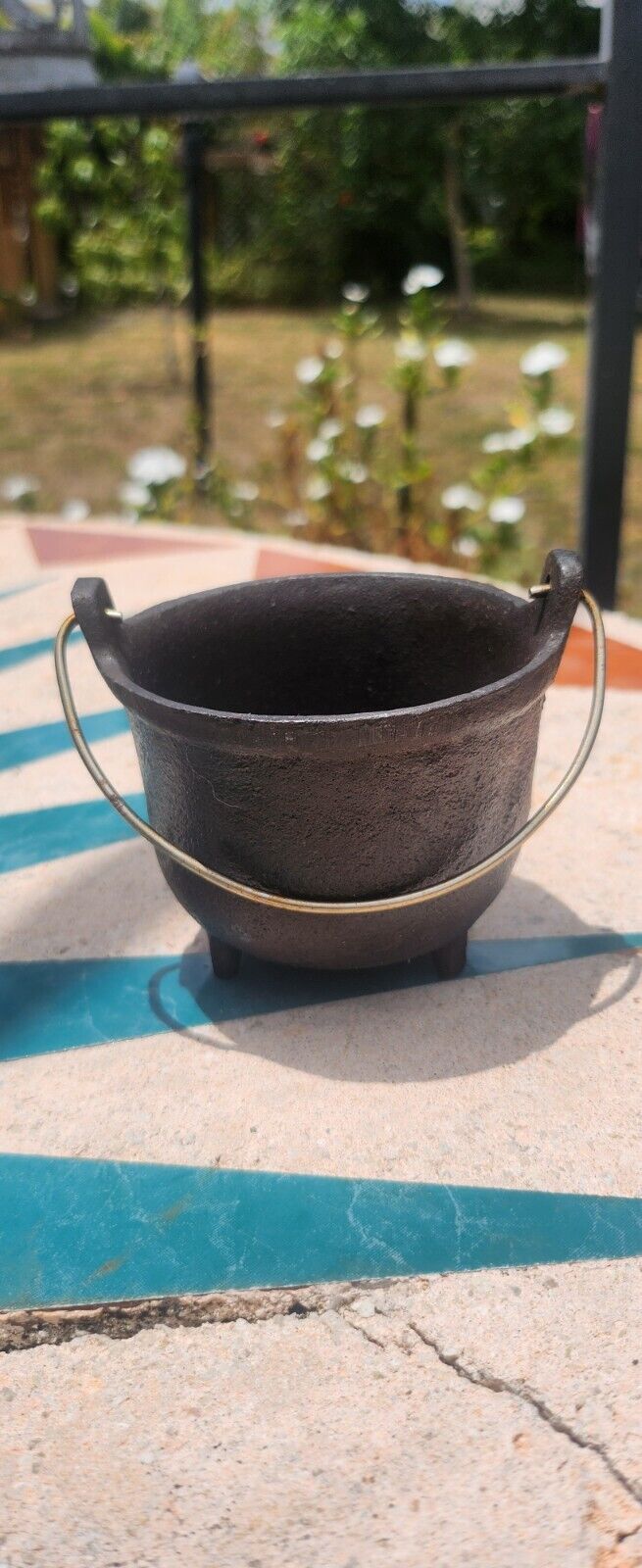 Vintage Cast Iron Mini Footed Cauldron With Handle 3 Inches Taiwan
