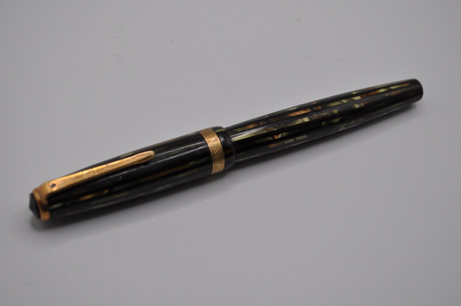 Vintage 40's Parker DUOFOLD Vacumatic Fountain Pen ~ UNTESTED