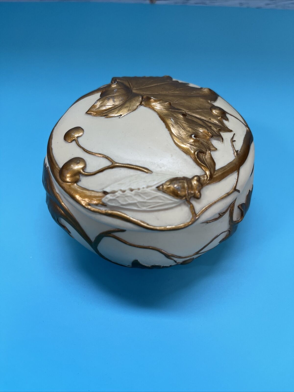 Vintage Veronese Design Art Nouveau Cicada Trinket Box 3D Gold Gilding Polyresin