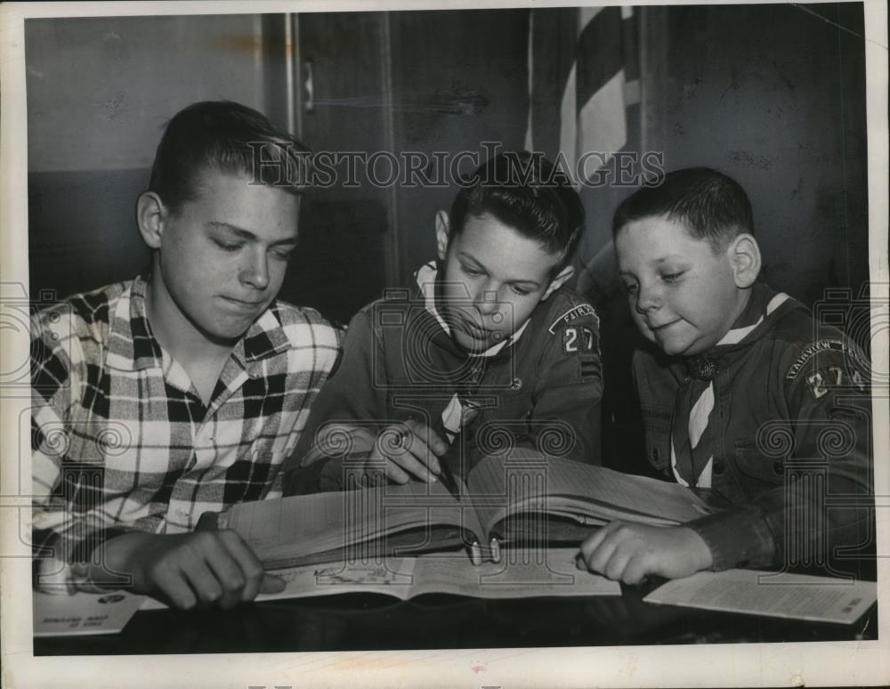 1957 Press Photo Cleveland Boy Scouts Robert Williams, Philip Hemke, J Lowry
