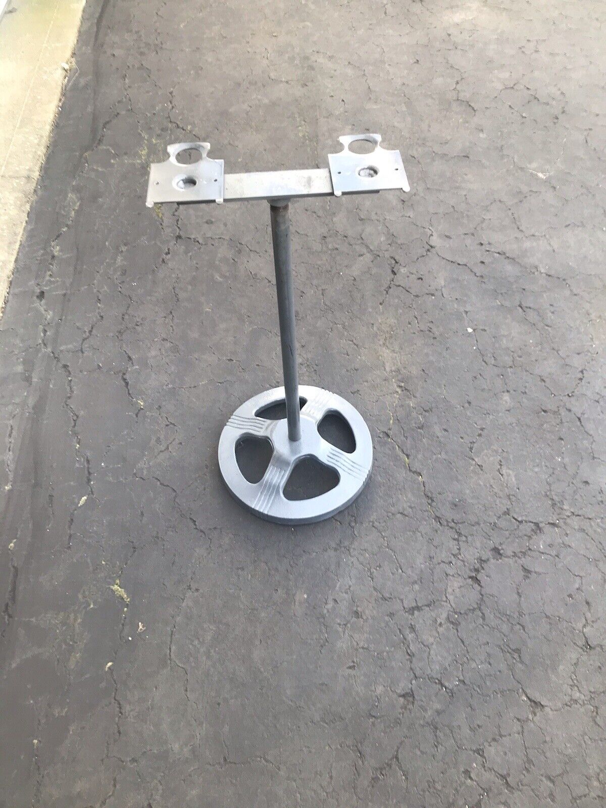 FORD GUMBALL stand With Double Arm