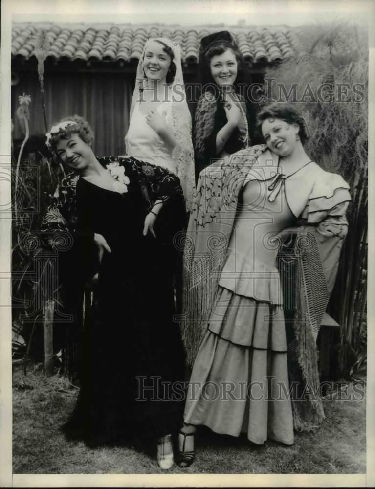 1935 Press Photo Group poses at Days of the Golden West Celebration in Ventura