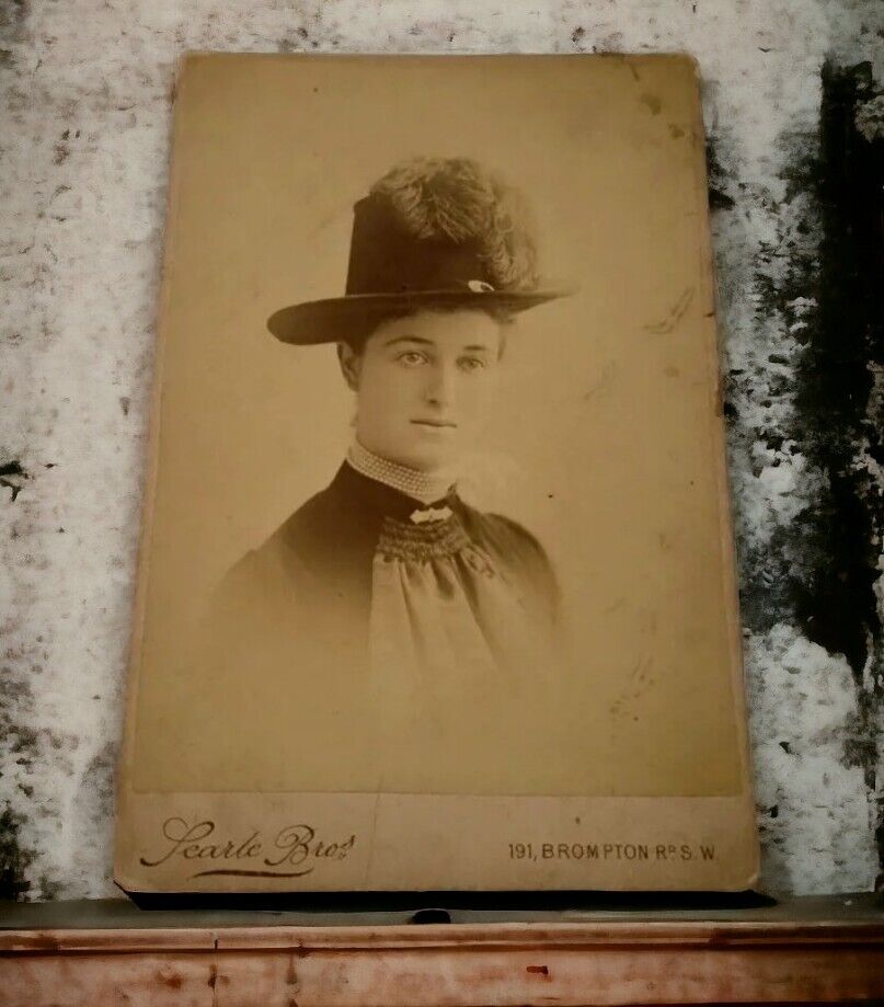 1800s Victorian Era Women Large Hat London Cabinet Card Studio Photo