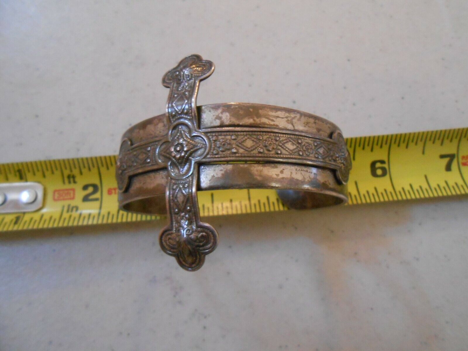 RARE VINTAGE METAL SILVER COLOR CATHOLIC ROSARY CUFF BRACLET RELIGIOUS CROSS