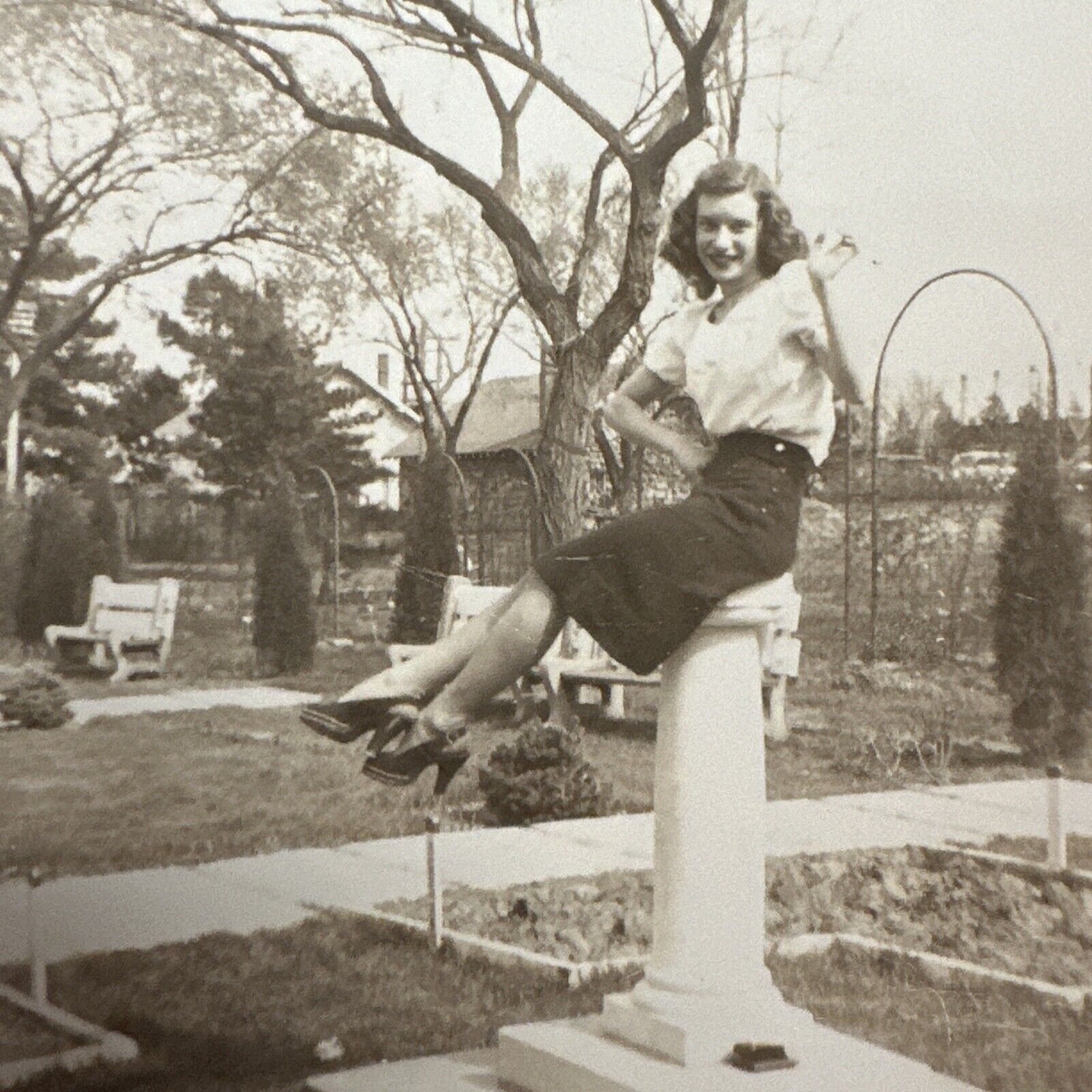 VINTAGE PHOTO Gorgeous woman VERY ROMANTIC caption (see Back Photo) 1947 Leggy