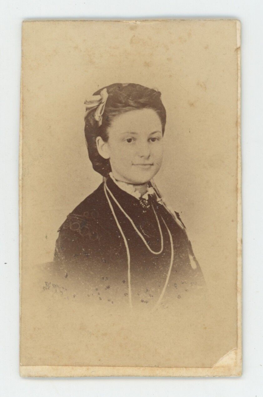 Antique CDV Circa 1870s Beautiful Young Woman Wearing Victorian Era Dress Dabbs