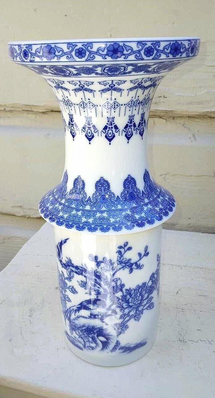 Vintage Chinese Chinoiserie Blue Transfer Hollow ware Porcelain Vase