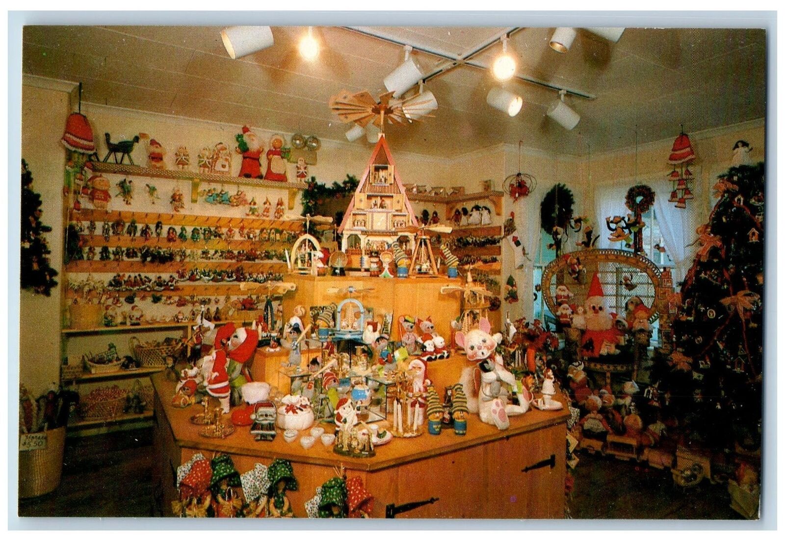 c1950\'s The Country Christmas Shop Sturbridge Massachusetts MA Vintage Postcard